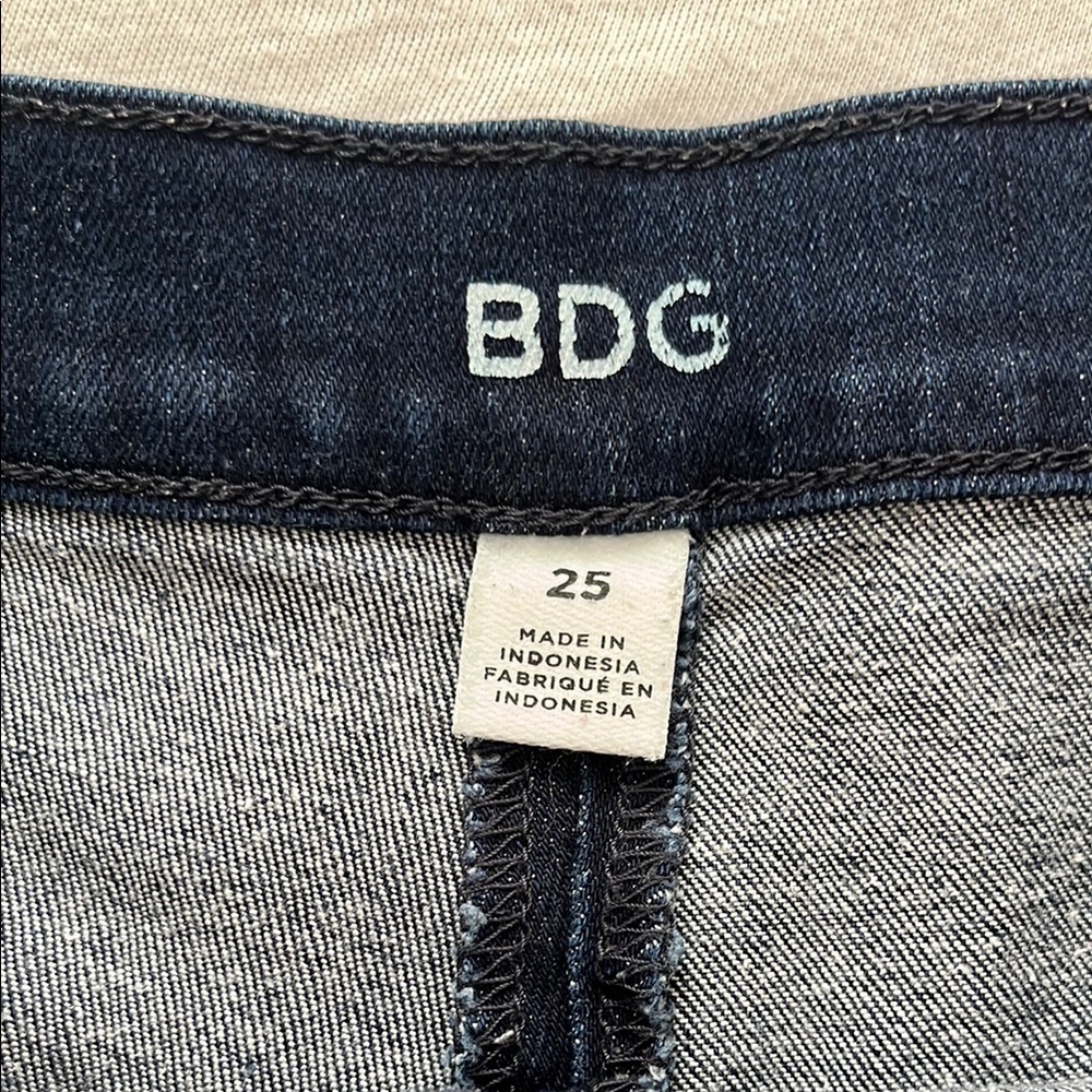 Urban Outfitters, BDG, Dolphin Pinup Short, Classic, Denim, Jean, size 25 - Picture 4 of 9